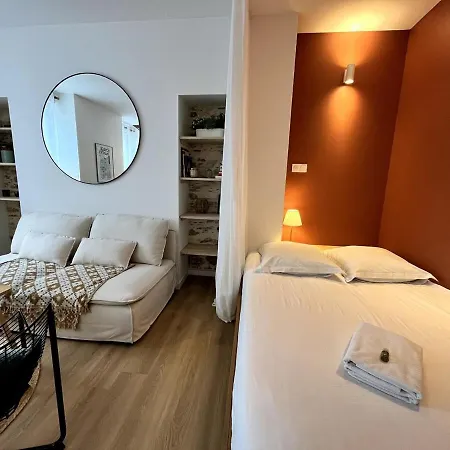 Darbefeuille, Grand Centre 2 Personnes Apartment *