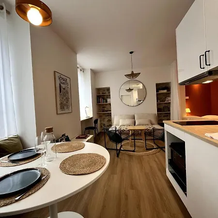 Darbefeuille, Grand Centre 2 Personnes Apartment